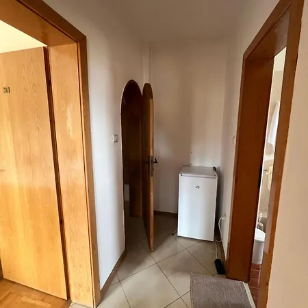 Niko Hotel 2*